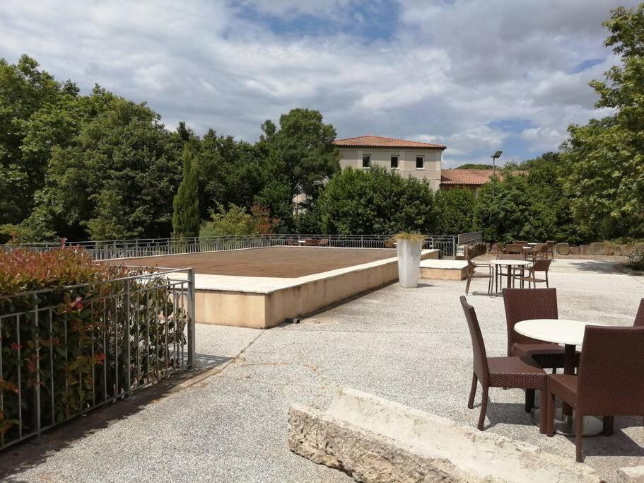 Le Soleil D Eugenie Appartement Dans Residence Avec Piscine Commune Pres De Carcassonne Olonzac エクステリア 写真