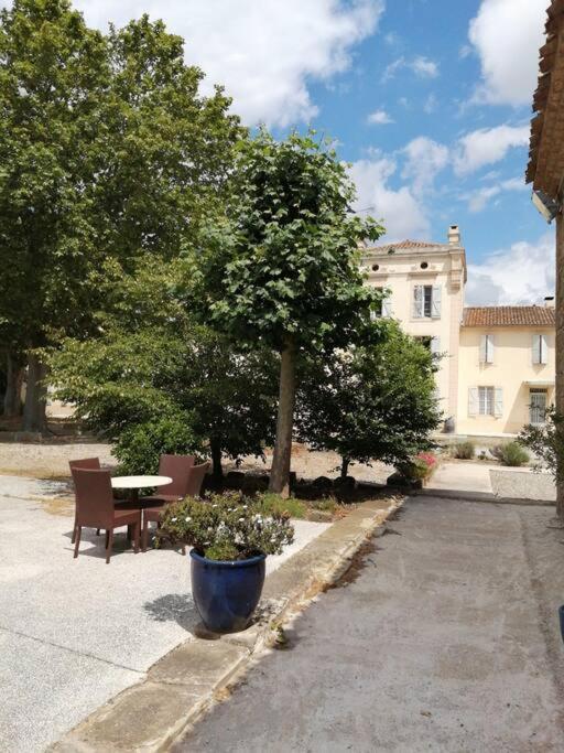 Le Soleil D Eugenie Appartement Dans Residence Avec Piscine Commune Pres De Carcassonne Olonzac エクステリア 写真