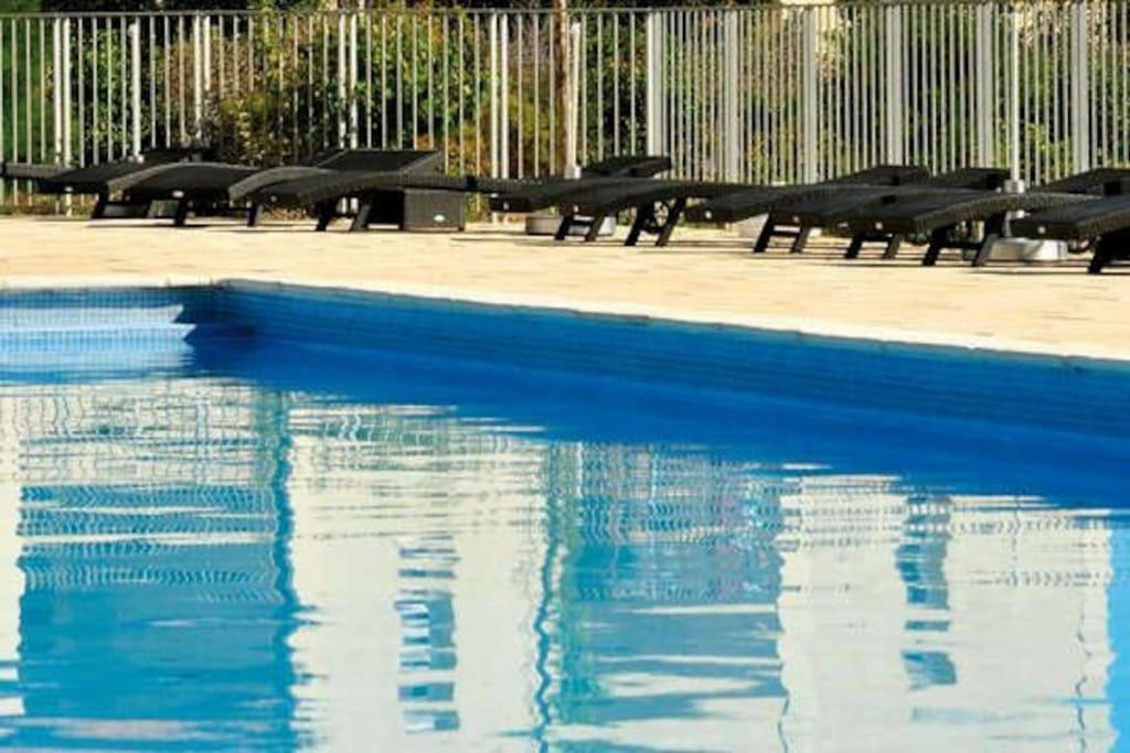 Le Soleil D Eugenie Appartement Dans Residence Avec Piscine Commune Pres De Carcassonne Olonzac エクステリア 写真