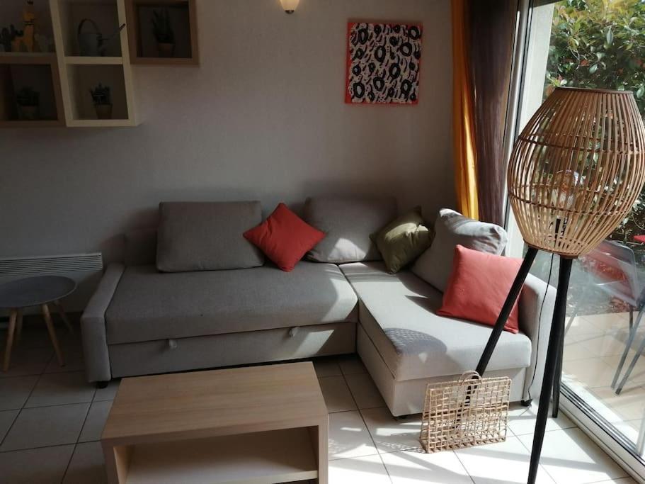 Le Soleil D Eugenie Appartement Dans Residence Avec Piscine Commune Pres De Carcassonne Olonzac エクステリア 写真